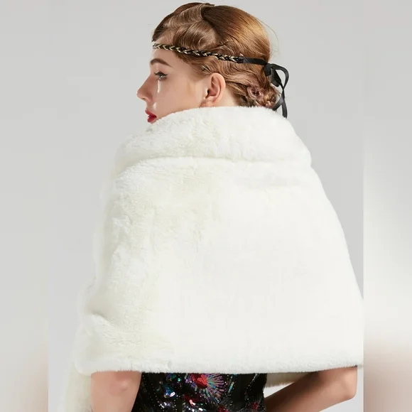 White Faux Fur 1920s Wrap Shawl - Picture 3 of 5